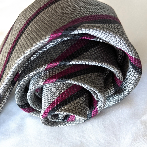 Davidsons of Virginia Silk Necktie - Picture 3 of 10